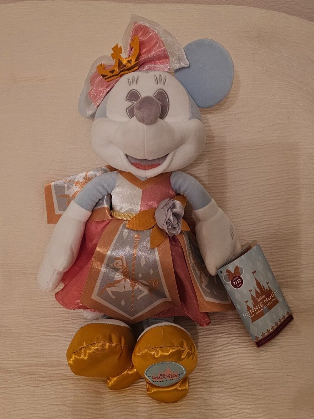 Disney Minnie Mouse Main Attraction Carousel